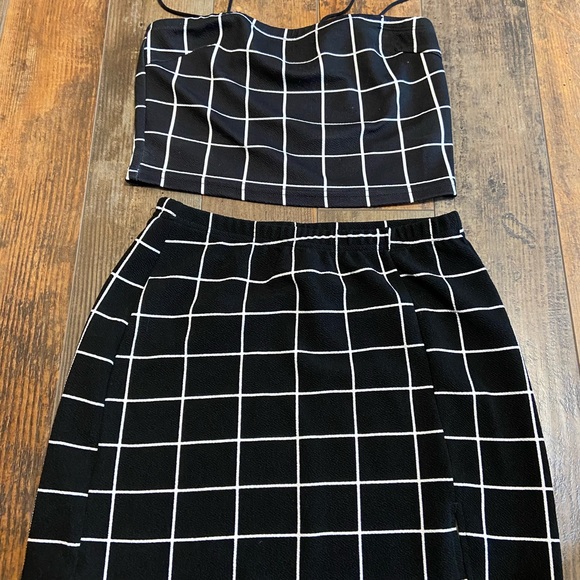 SHEIN Dresses & Skirts - WOMENS SHEIN BLACK AND WHITE SKIRT SET. SIZE MEDIUM